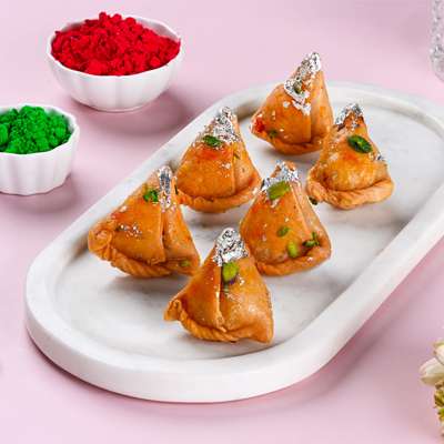 Gujia samosa